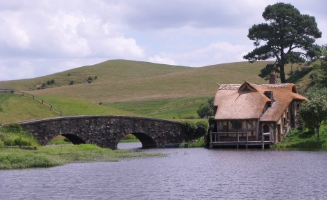 hobbiton-1890838_960_720